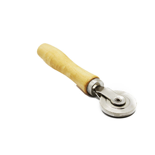 Carretilla Mango de Madera Parches y Válvulas Aguila 2"